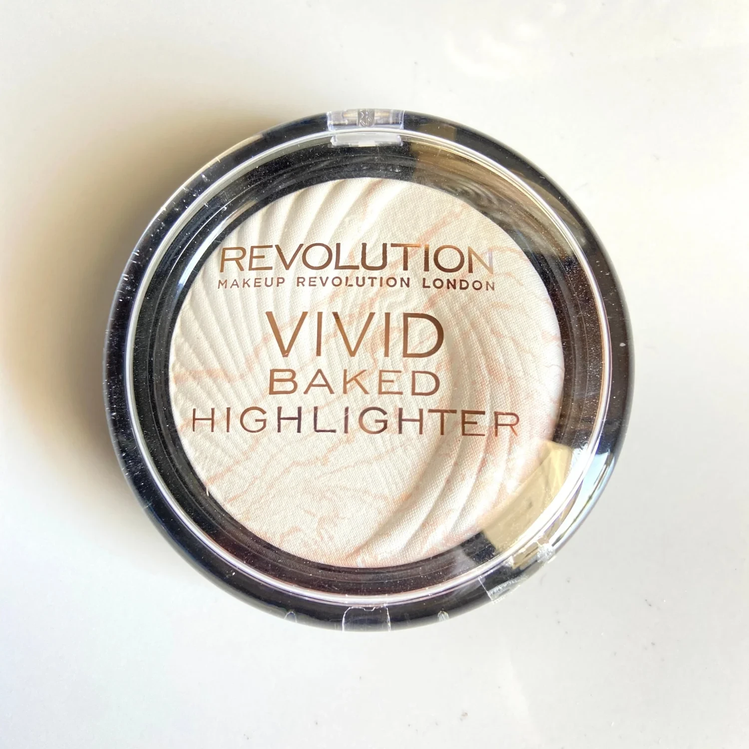 Highlighter MAKEUP REVOLUTION Vivid Baked Matte Lights - Perfect Radiance Glow